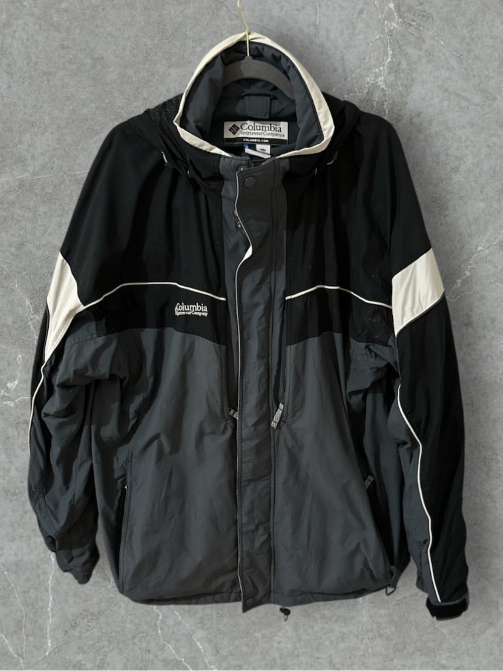 Columbia sportswear core black, white and gray 2 in 1 jacket size XLT